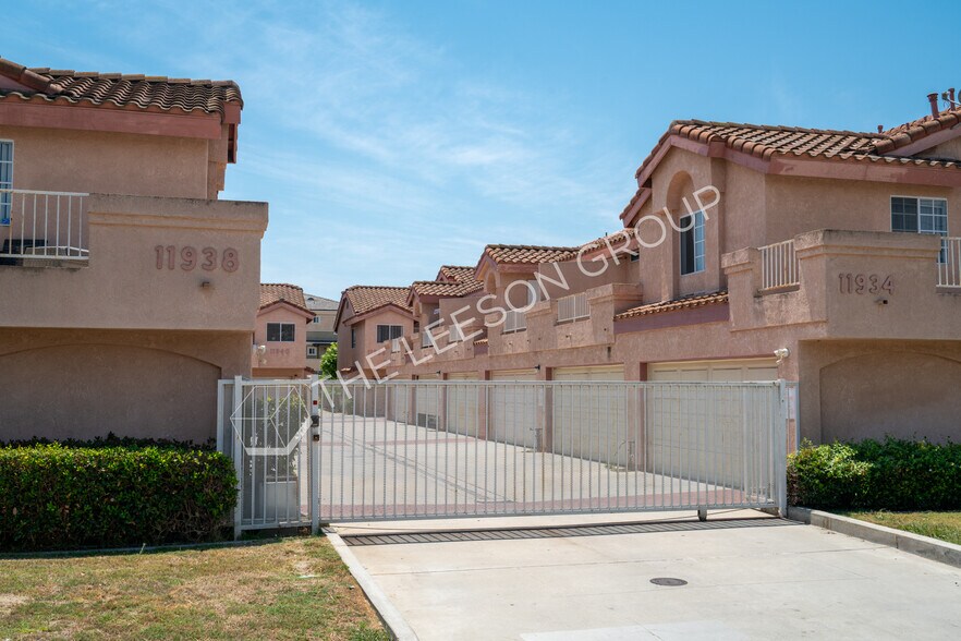 More Photos Of 11932 207th St, Lakewood Apartments For Sale