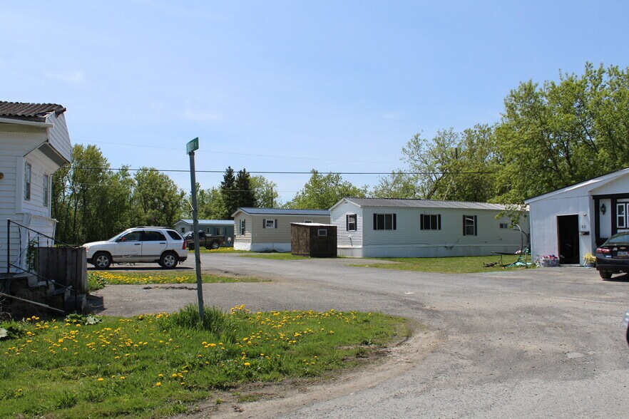 More Photos Of 50 Davis St, Presque Isle Multifamily For Sale