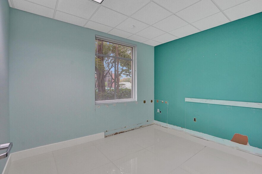 More Photos Of 15620 SW 29th St, Miramar Medical For Sale