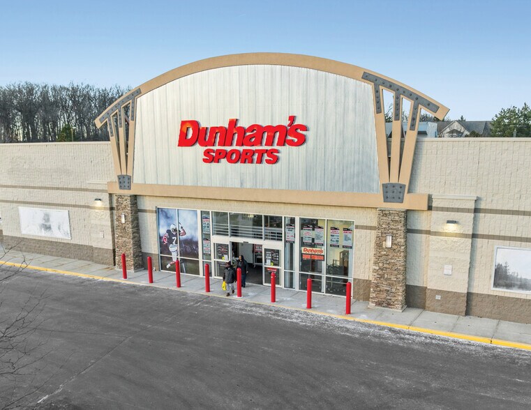 More Photos Of 18200 W Bluemound Rd, Brookfield Freestanding For Sale