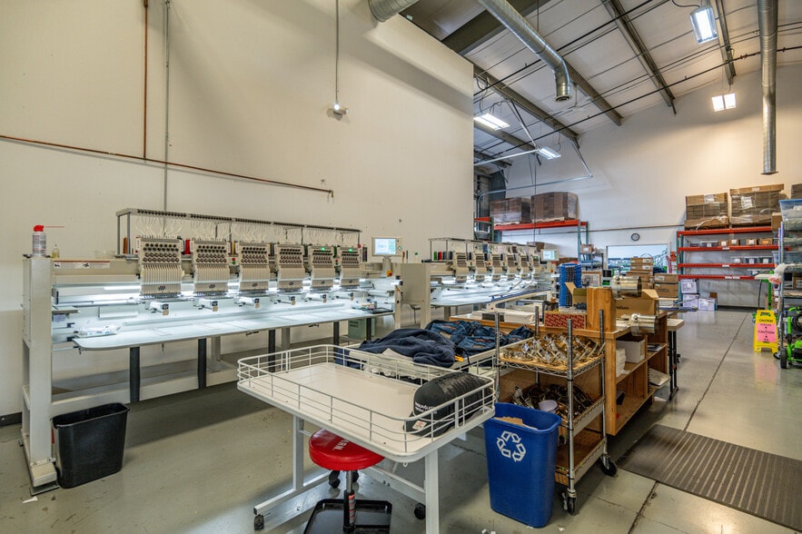 More Photos Of 62958 NE Layton Ave, Bend Light Manufacturing For Sale
