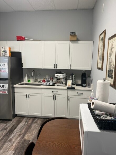 More Photos Of 1061 S Sun Dr, Lake Mary General Retail For Sale