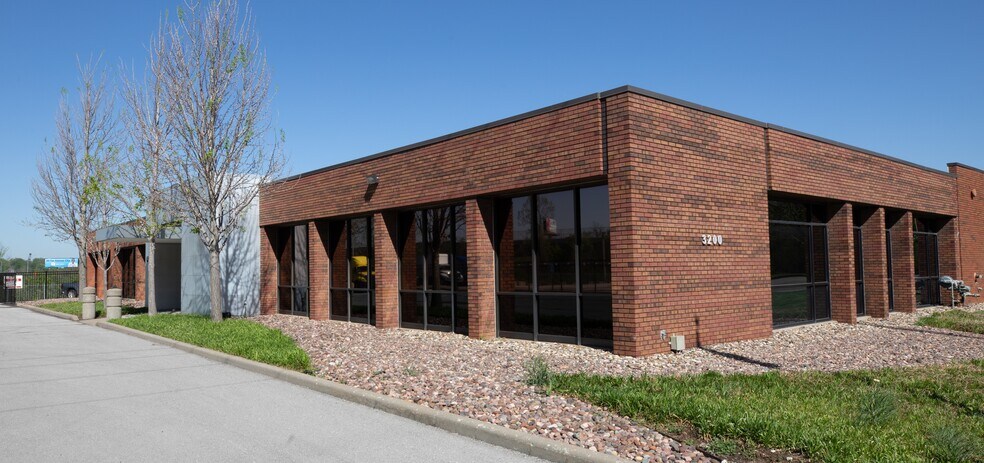 Primary Photo Of 3200 Manchester Tfwy, Kansas City Office For Sale
