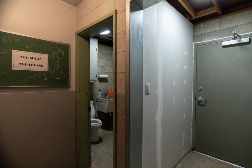 More Photos Of 2579 Atwater Blvd, Atwater Freestanding For Sale