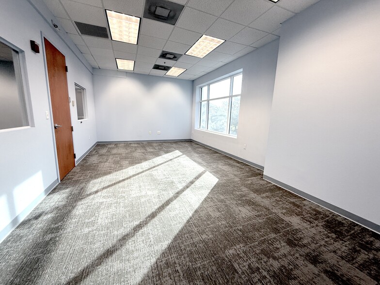 More Photos Of 1743 Park Center Dr, Orlando Medical For Sale