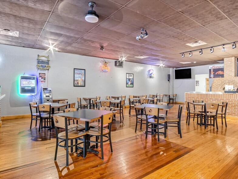 More Photos Of 116 N Main St, Marissa Freestanding For Sale