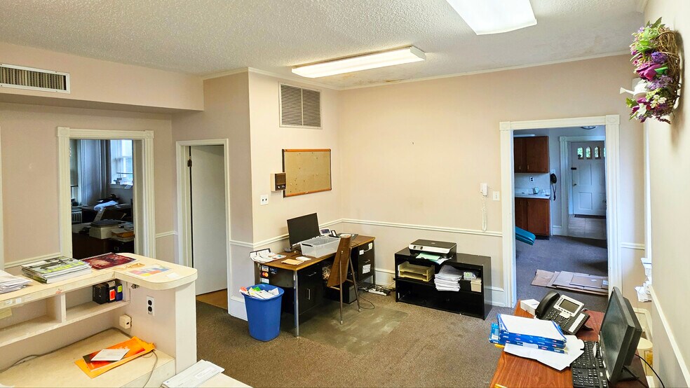 More Photos Of 5912 Ridge Ave, Philadelphia Medical For Lease