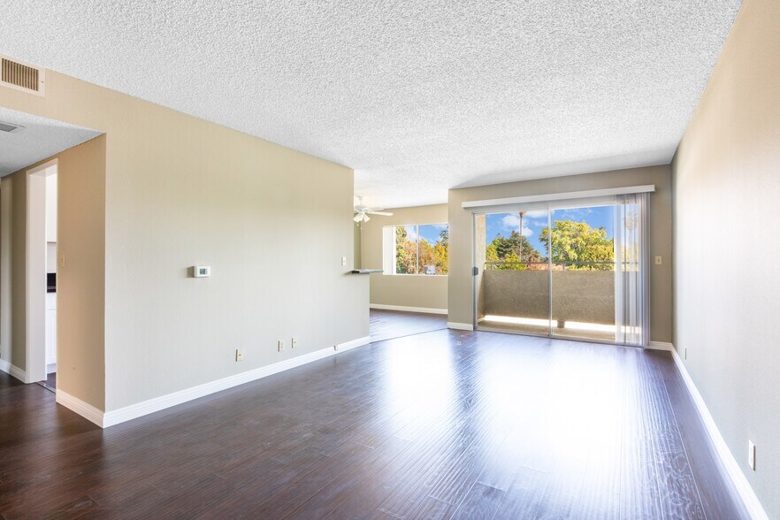 More Photos Of 13951 Moorpark St, Sherman Oaks Apartments For Sale