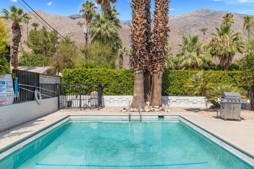 More Photos Of 1674 S Via Salida, Palm Springs Apartments For Sale