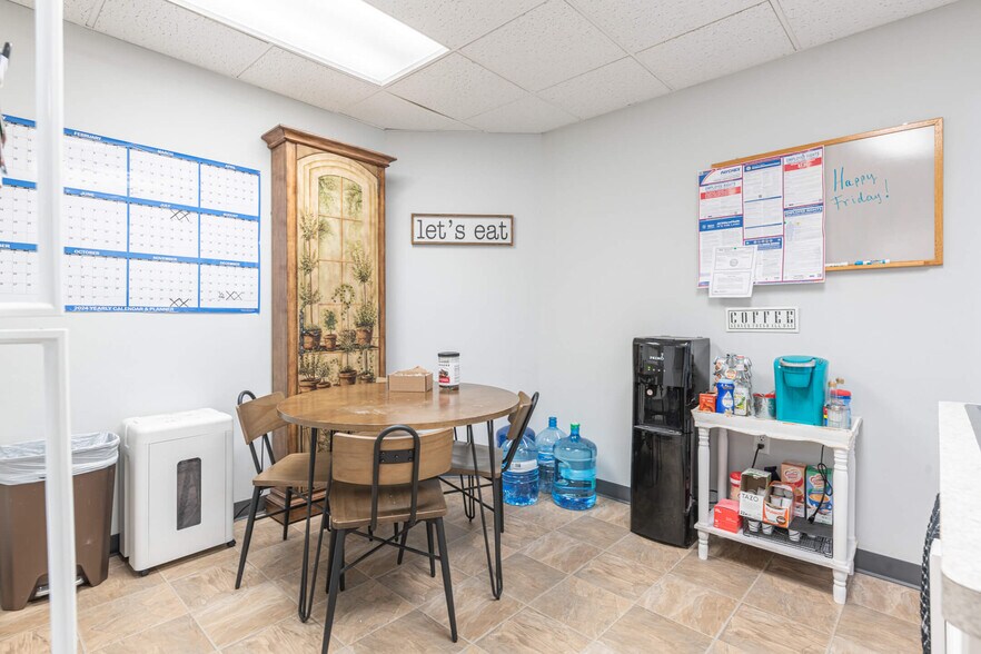 More Photos Of 3210 Seajay Dr, Beavercreek Bank For Sale