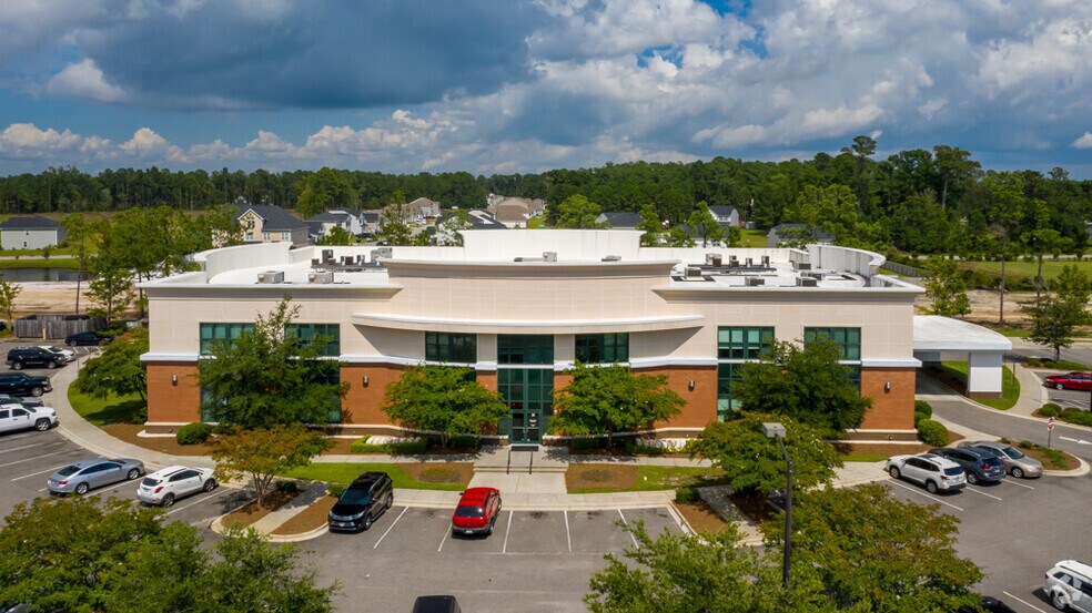 More Photos Of 20 NW Medical Campus Dr, Supply Medical For Lease