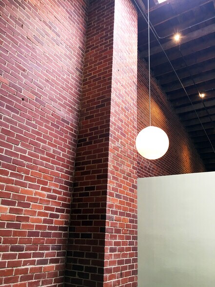 More Photos Of 675 Pulaski St, Athens Loft Creative Space For Lease