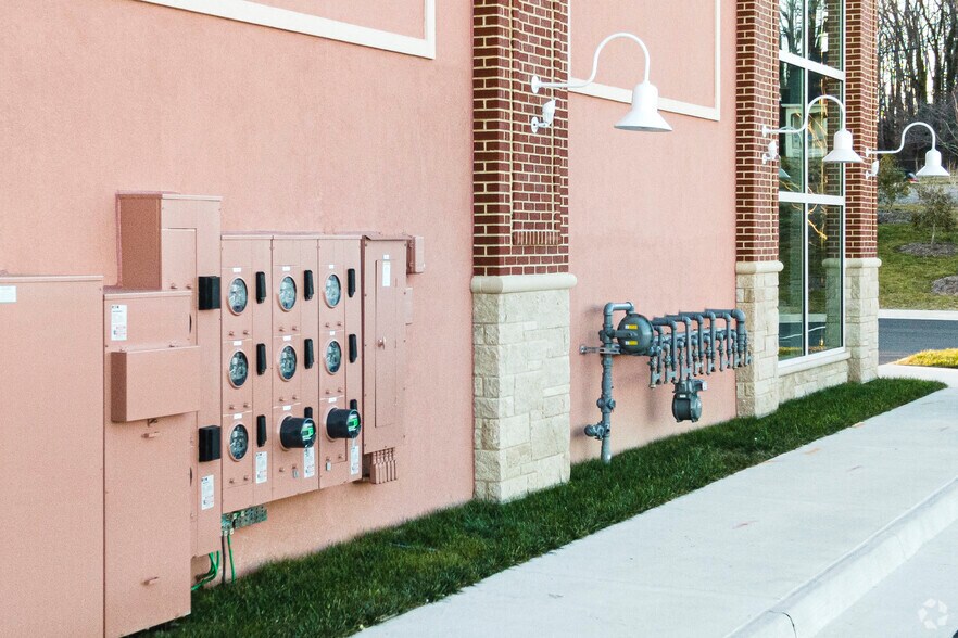 More Photos Of 10322 Bristow Station Dr, Bristow Storefront Retail Office For Lease