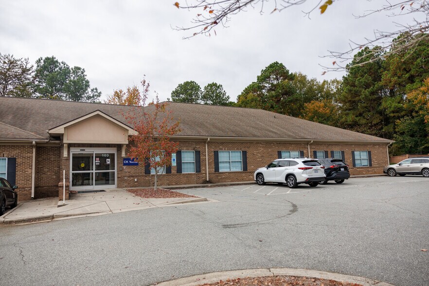 More Photos Of 1305 Lees Chapel Rd, Greensboro Medical For Sale