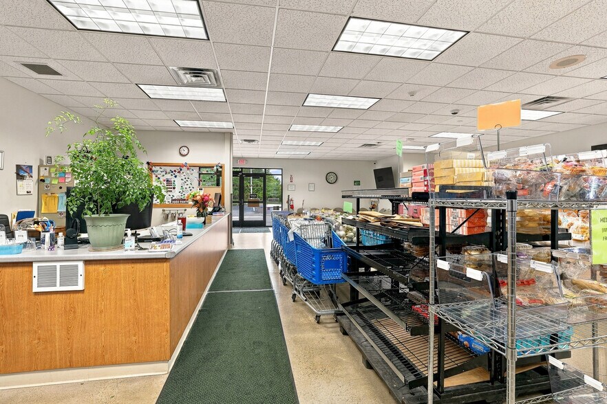 More Photos Of 2321 W Grand Ave, Wisconsin Rapids Office For Sale