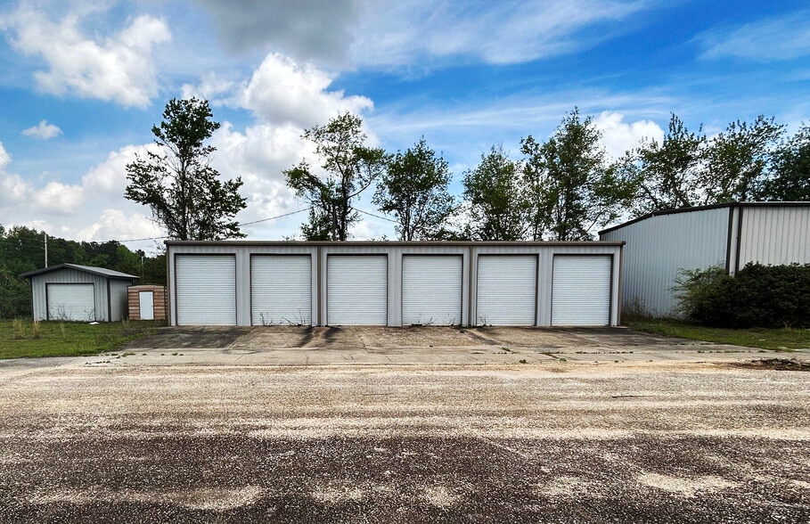 More Photos Of 378 Eastland Rd, Dothan Distribution For Sale