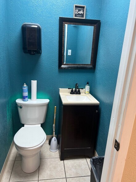 More Photos Of 575 7th St, Beaumont Office For Sale