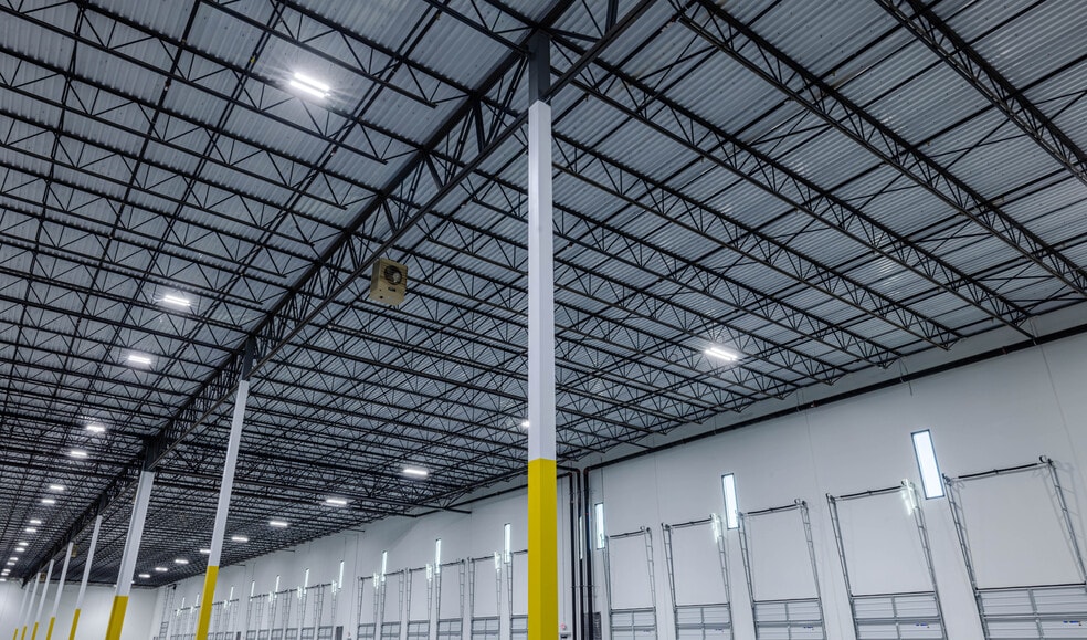 More Photos Of 4601 Dr. MLK Jr. Dr, Arlington Distribution For Lease