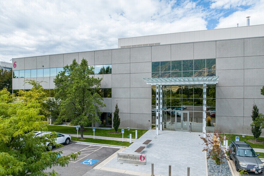 More Photos Of 1712 S East Bay Blvd, Provo Unknown For Lease