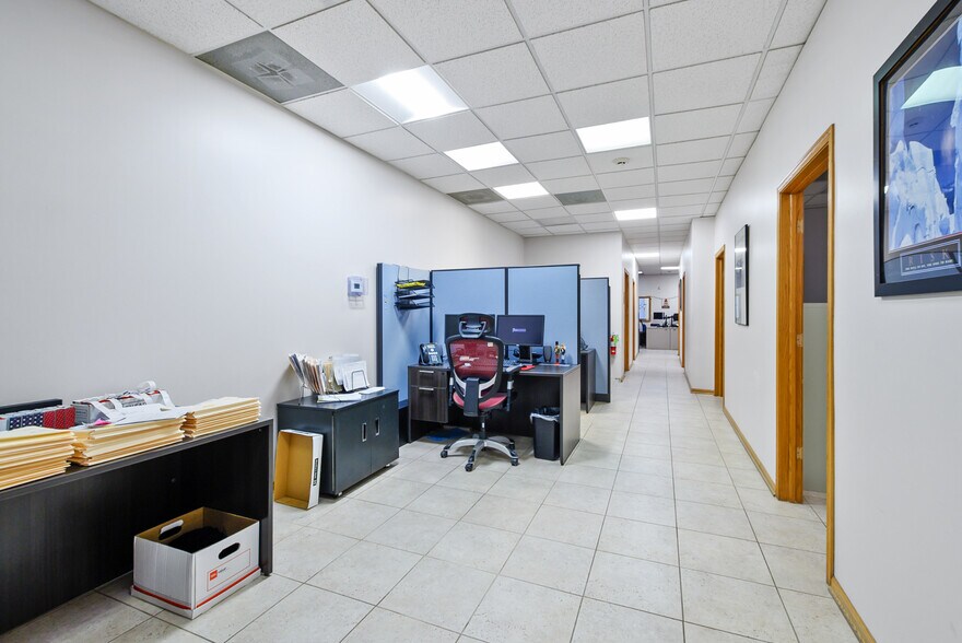 More Photos Of 15859 S Ridgeland Ave, Oak Forest Office For Sale