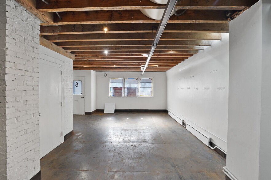 More Photos Of 10 Dravus St, Seattle Unknown For Lease