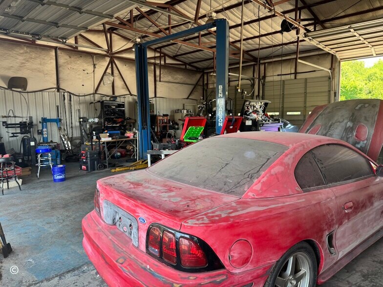 More Photos Of 975-979 E Liberty St, York Auto Dealership For Sale