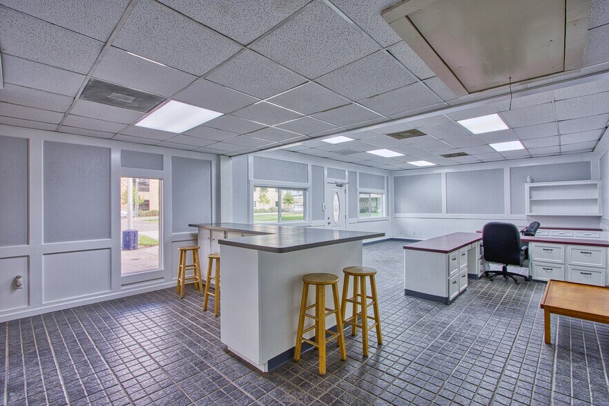 More Photos Of 11815 Misty Dr, Houston Light Manufacturing For Sale