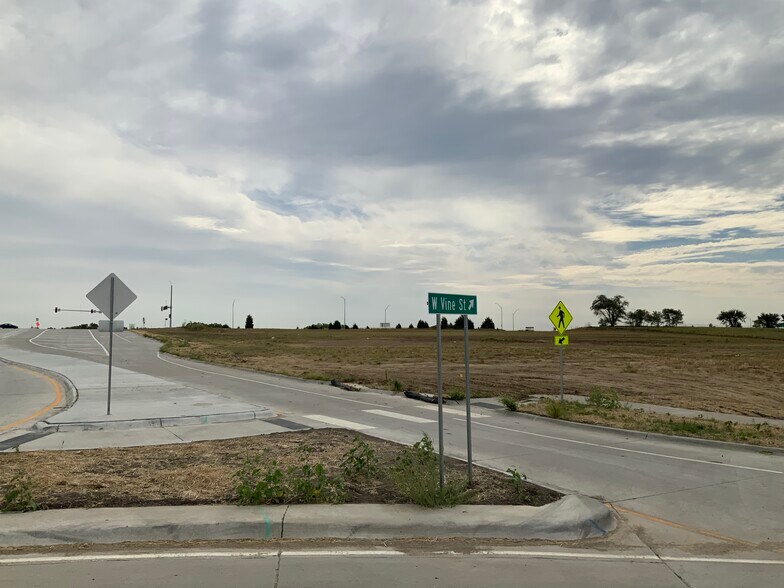 More Photos Of 4801 West Vine St., Lincoln Land For Sale