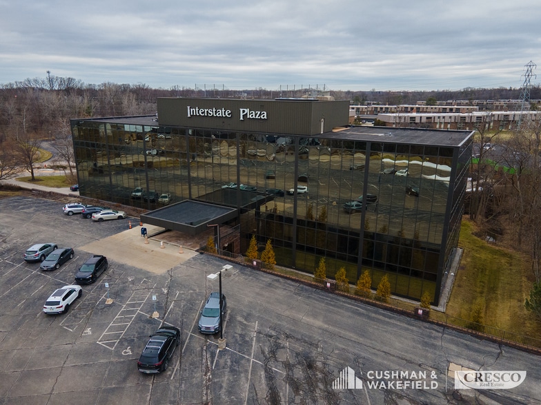 More Photos Of 16600 Sprague Rd, Middleburg Heights Office For Lease