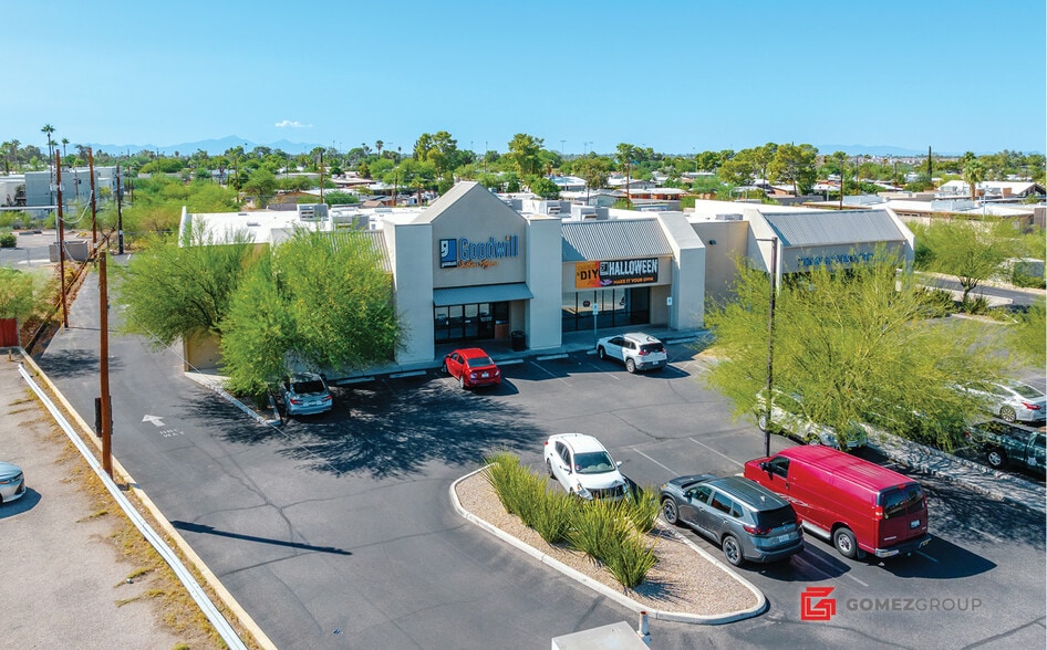 More Photos Of 8358 E Broadway Blvd, Tucson Freestanding For Sale