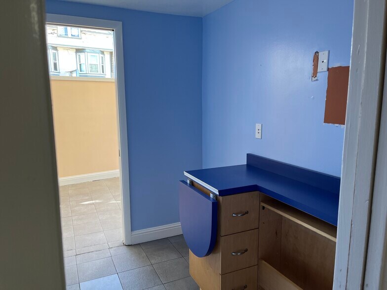More Photos Of 5601 Mission St, San Francisco Veterinarian Kennel For Sale