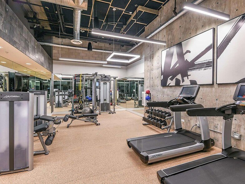 More Photos Of 1110 F St, San Diego Apartments For Lease