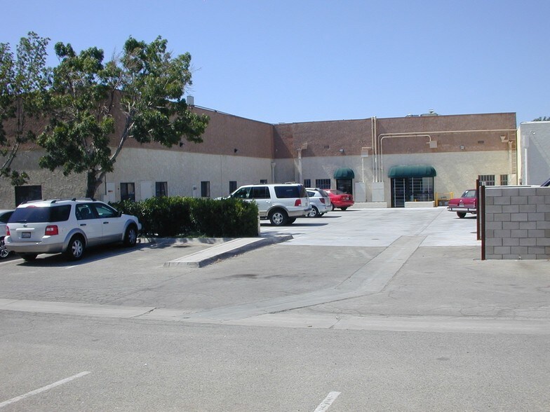 More Photos Of 566 W Lancaster Blvd, Lancaster Office For Sale