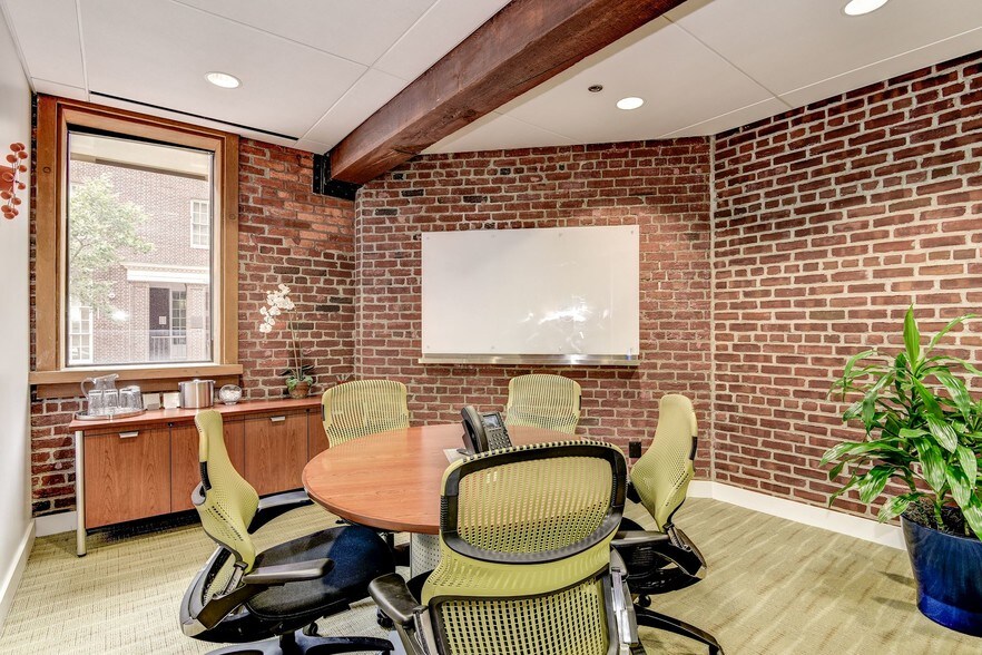 More Photos Of 1050 30th St NW, Washington Coworking Space