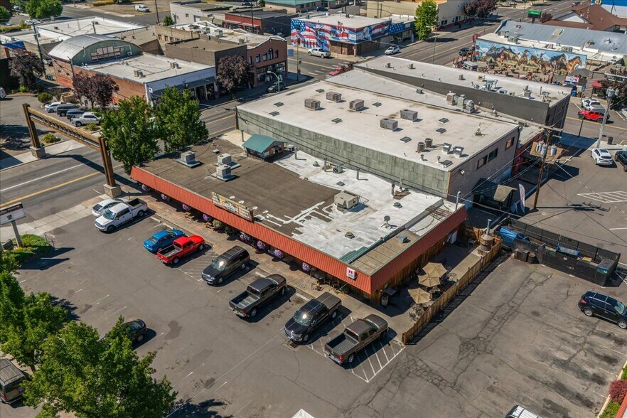 More Photos Of 121 NE 3rd St, Prineville Restaurant For Sale