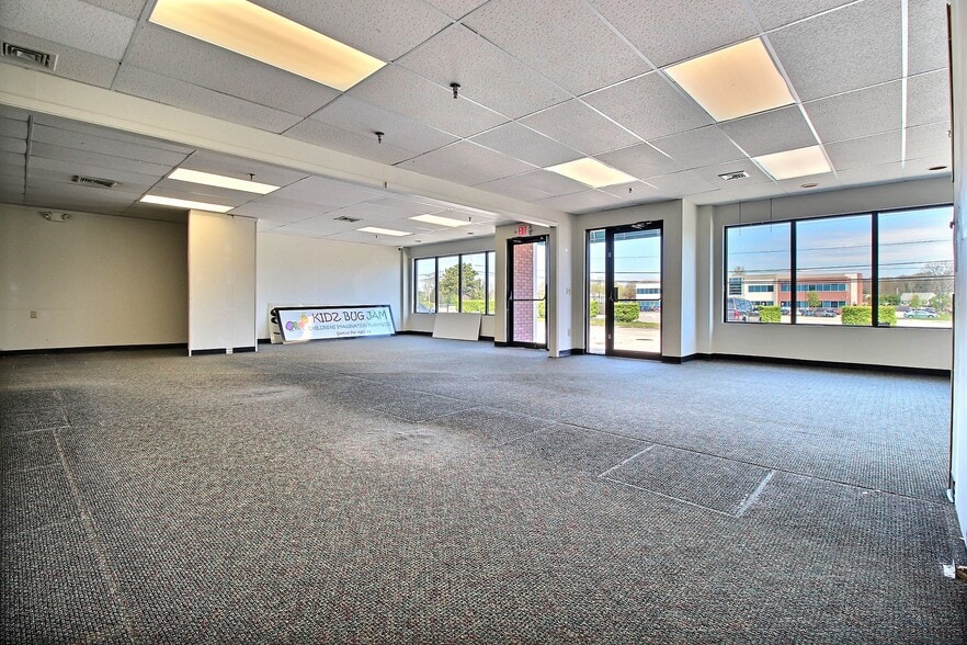 More Photos Of 267 Post Rd, Westerly General Retail For Lease