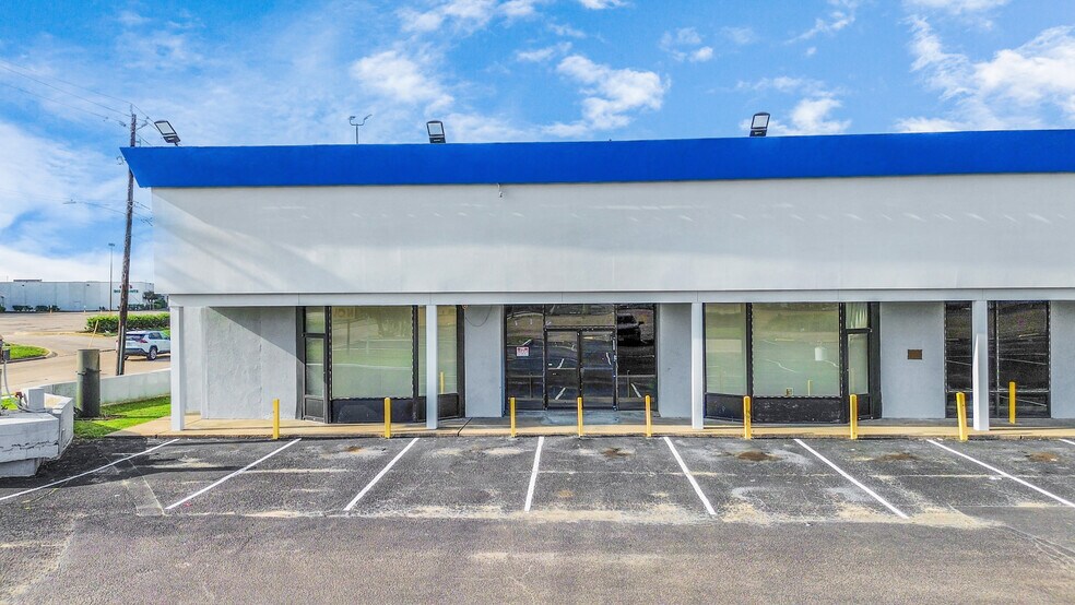 Primary Photo Of 9940 Kleckley Dr, Houston Freestanding For Lease