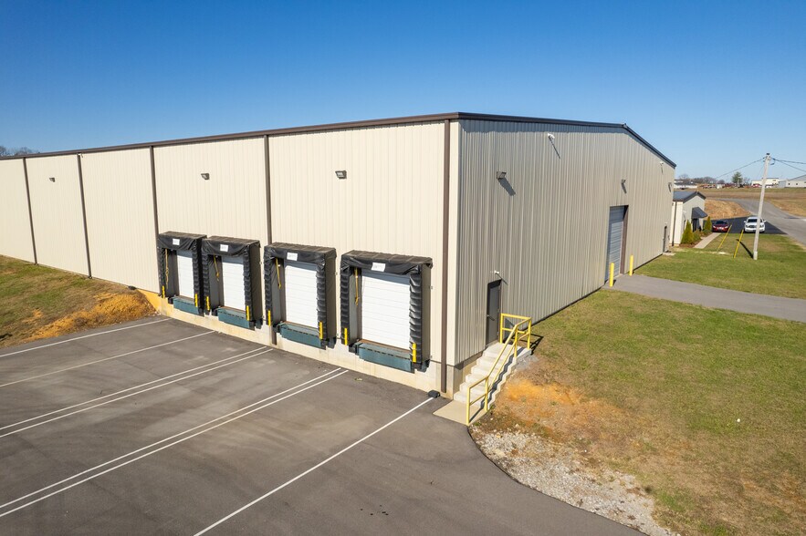 More Photos Of 252 Commerce Dr, Tompkinsville Warehouse For Sale