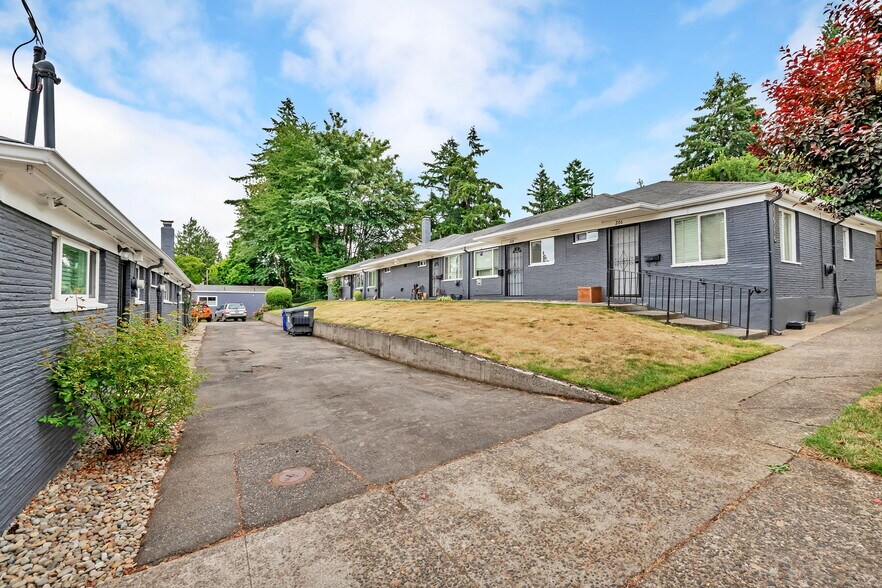 More Photos Of 206-240 NE 66th Ave, Portland Apartments For Sale