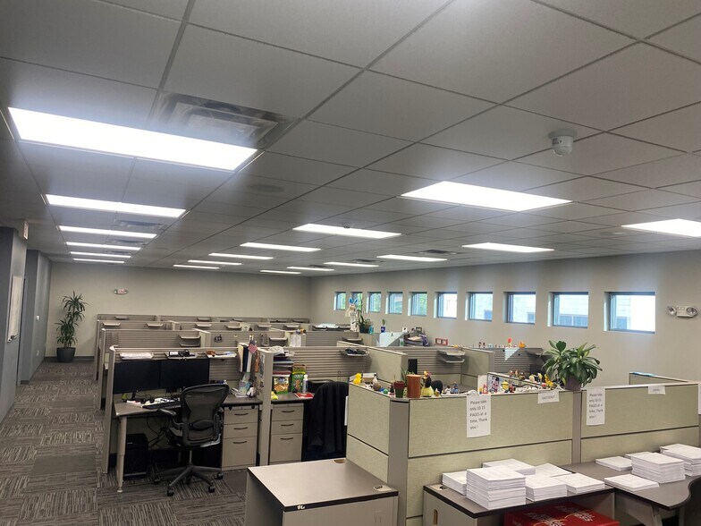 More Photos Of 1335 E Bradford Pky, Springfield Office For Lease