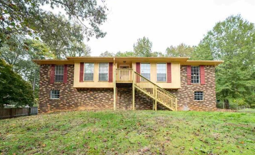 Primary Photo Of 5027 Lapine Dr, Adamsville Specialty For Sale