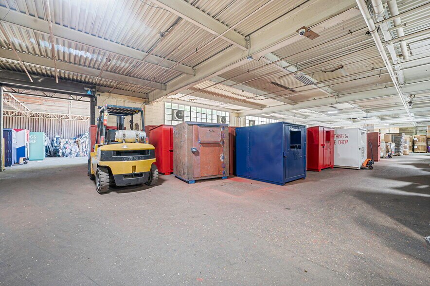 More Photos Of 1245 Marconi Blvd, Copiague Warehouse For Sale