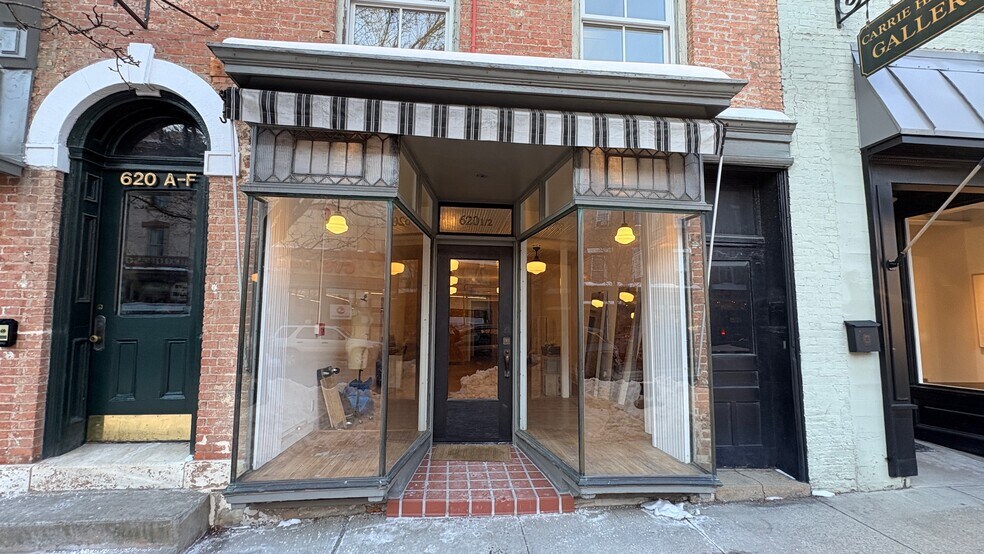 More Photos Of 620 1/2 Warren St, Hudson General Retail For Lease