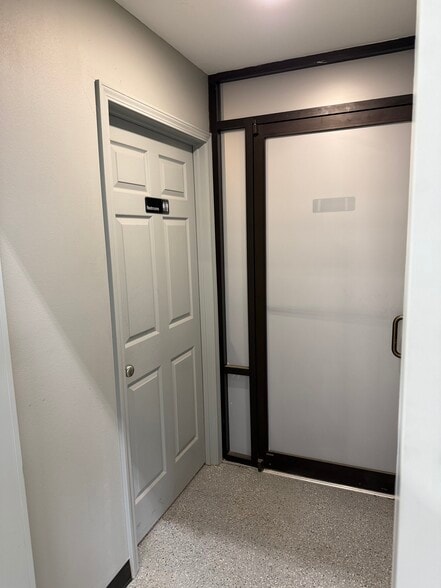 More Photos Of 822 N Creek Dr, Conway Auto Repair For Lease