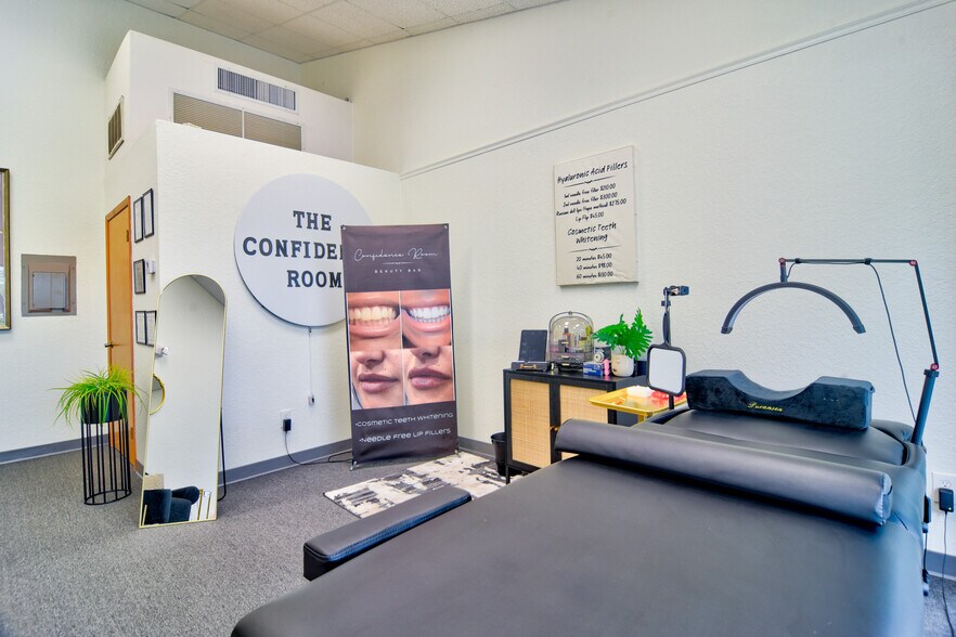 More Photos Of 4500 140th Ave N, Clearwater Unknown For Lease