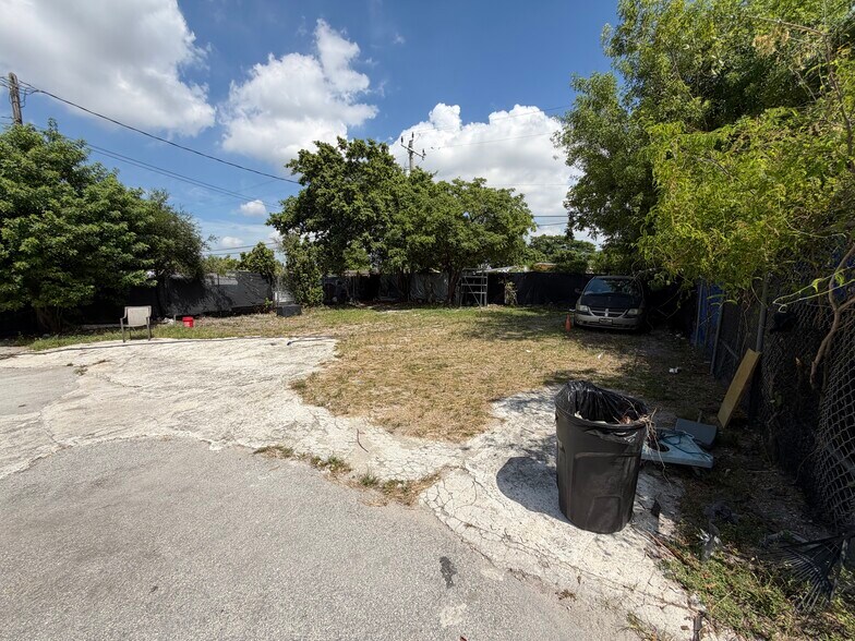 More Photos Of 3321 NW 79th St, Miami Land For Lease