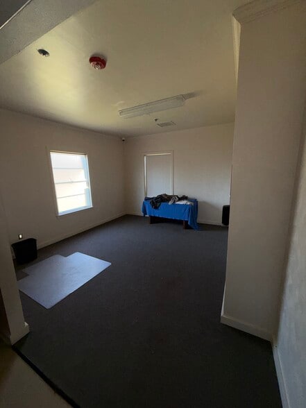 More Photos Of 7470 TX-154, Marshall Specialty For Sale