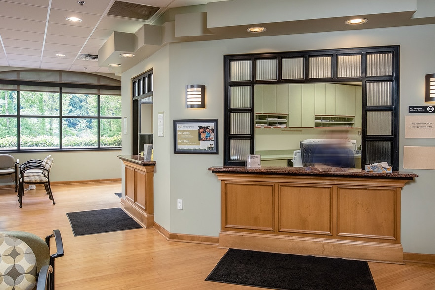 More Photos Of 215 Don Knotts Blvd, Morgantown Office For Lease