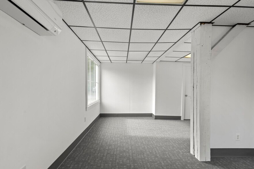 More Photos Of 433 Main St, New Hartford Office Residential For Lease