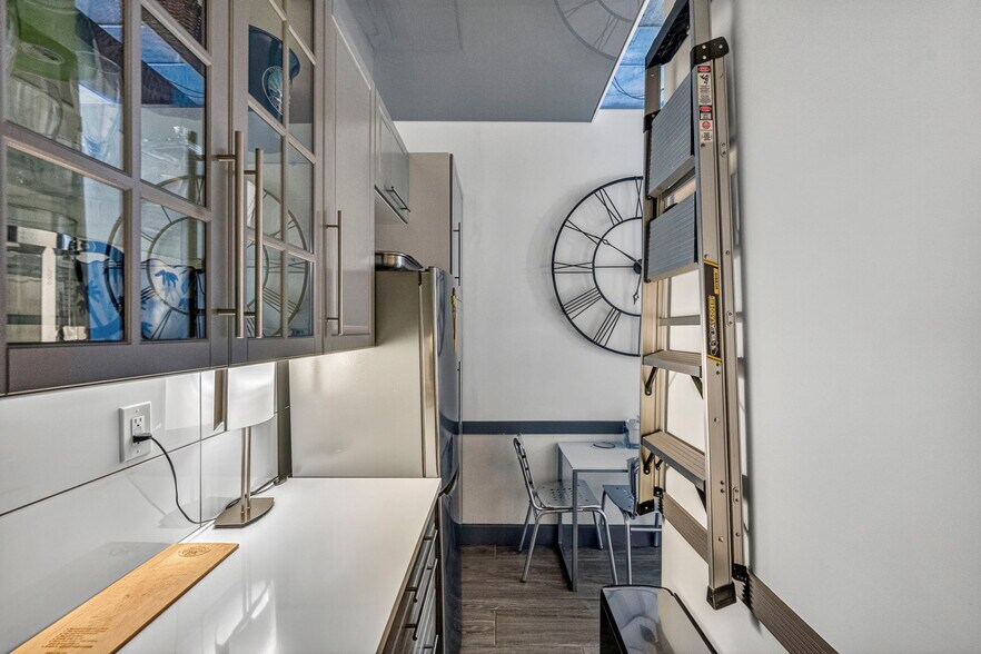 More Photos Of 1033-1077 River Rd, Edgewater Apartments For Sale